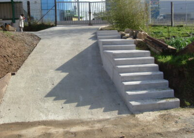 fotografia escaleras hormigón acceso